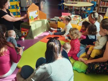 Aujourd'hui ce sont les histoires d'Alexandra pour les tout-petits ! 
Des contes, des chansons, des objets et des bruitages ! Tout est là pour captiver les...