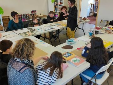 Hier, c'était atelier linogravure avec @laubepine.creation . Un atelier dans une ambiance très studieuse, avec de superbes créations! Merci à toi Lisa...