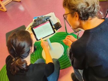 En ce moment, nous participons à un projet de recherche-action sur les livres numériques interactifs et les publics éloignés du livre avec un groupe de...